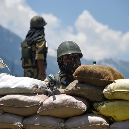 Indian soldiers stand guard in the Ladakh region near the country’s disputed border with China. Photo: Sopa Images/Zuma Press via dpa