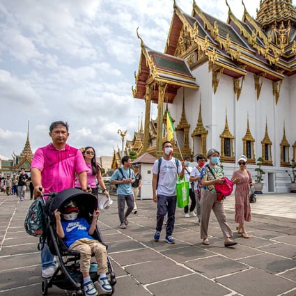 Chinese tourists visit the Grand Palace in Bangkok, Thailand. Photo: Xinhua