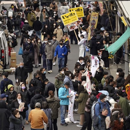 Japan unveils simplified visa for skilled foreigners to catch up in