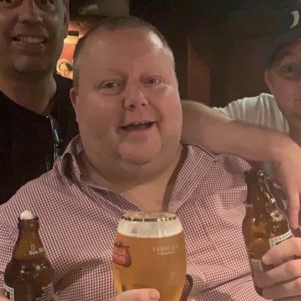 (Left) Ross Bendix at a pub in Wan Chai, Hong Kong, in 2020, and (right) hiking in Lantau in January 2023 after giving up alcohol and losing 60kg. Photo: Ross Bendix