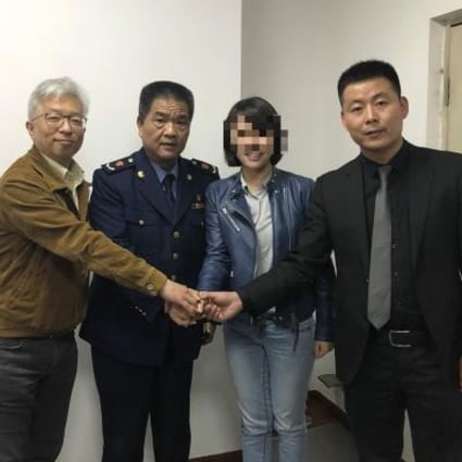 The woman who staged a viral video protest about repairs to her new Mercedes-Benz, the Shaanxi-based dealership, local market officials and representatives of the German car maker have reached an agreement to replace the customer’s car. Photo: Weibo