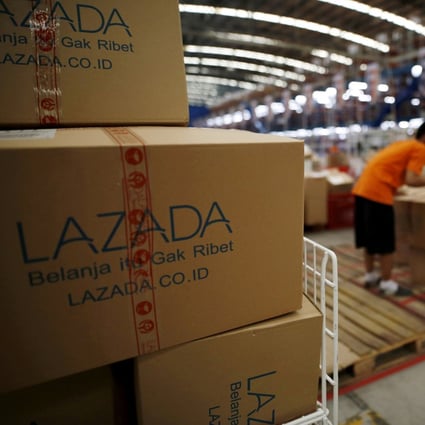 Employees at online retailer Lazada fill orders at the company's warehouse in Jakarta, Indonesia April 15, 2016. Photo: Reuters