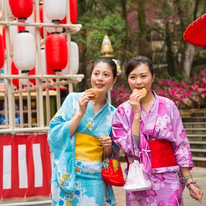 Eating on the go is a major no-no in Japan. Instead find a spot, stop and snack in stasis. Photo: Shutterstock