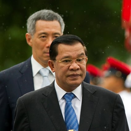Cambodia’s Prime Minister Hun Sen with Singapore’s Prime Minister Lee Hsien Loong in a 2010 file picture. Photo: Reuters