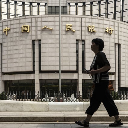 In late May, former People’s Bank of China governor Zhou Xiaochuan dismissed the importance of keeping the yuan above 7 to the US dollar, prompting analysts to argue that a weaker yuan could help exporters. Photo: Bloomberg