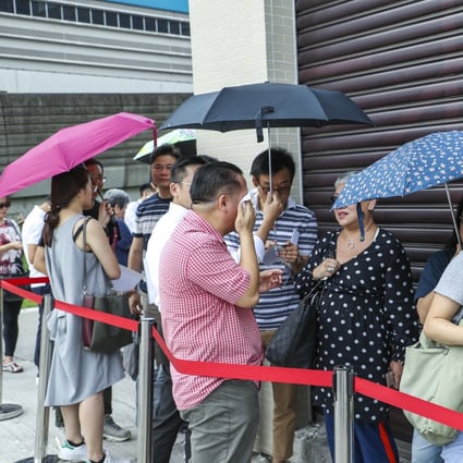 The T-Plus development, a joint venture between Jiayuan International and Stan Group, attracted scores of buyers after releasing an updated price list with significant discounts on Sunday. Photo: Edward Wong