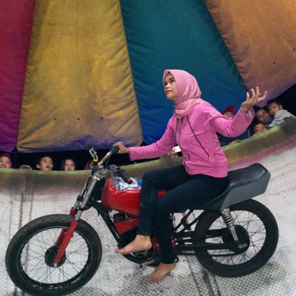 How Indonesia S Hijab Wearing Female Stunt Bike Rider Is Giving The Men A Run For Their Money South China Morning Post