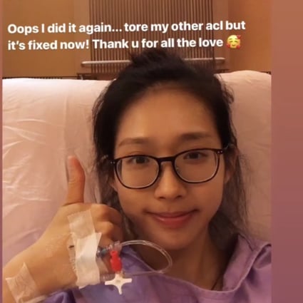 Vivian Kong gives the thumbs up after ACL knee surgery. Photo: Instagram