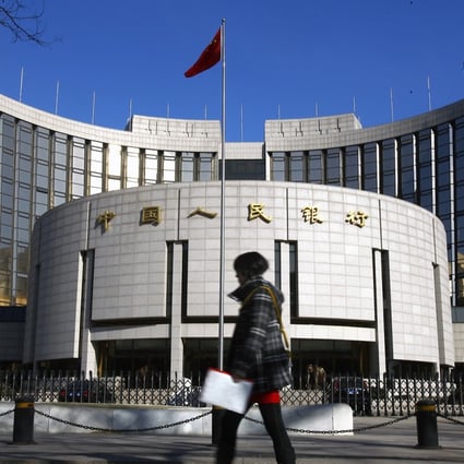 Monday represented the first time the yuan had fallen below the psychologically important level of 7 to the US dollar since 2008. Photo: Xinhua