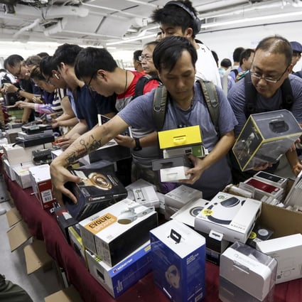 Hmv Liquidation Sale Massive Discounts See Hundreds Queuing Up To Buy Vinyl Records Cds Toys And More South China Morning Post If your buying items thru liquidation.com depending on what it is i can move it thru my distribution channels.let me know if you have a interest. hmv liquidation sale massive discounts