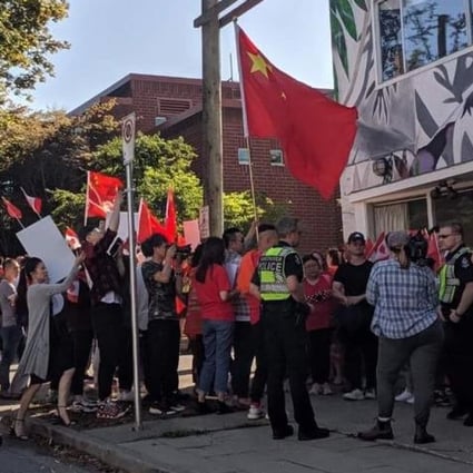 Pro-China protesters surround the Tenth Church in Vancouver, where people were attending a prayer meeting for Hong Kong on Sunday. Photo: Vancouver Christians for Peace, Love and Justice