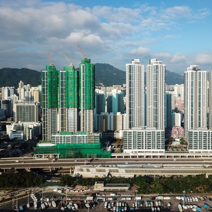 Cullinan West III (left) alongside the first two phases of the Sun Hung Kai Properties project. Photo: Wikipedia
