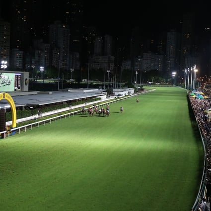 Horses race at Happy Valley. Photos: Kenneth Chan