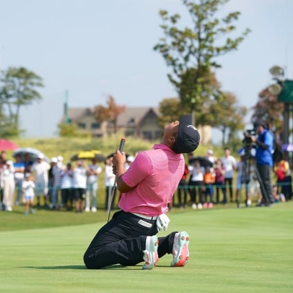 Motin Yeung falls to this knees after claiming the Zhuzhou Classic. Photos: PGA Tour Series-China/Zhuang Liu