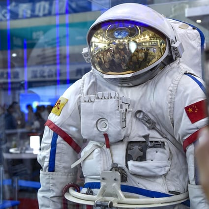 A space suit at an exhibition of high technologies and equipment in Yinchuan, northwest China. Photo: Xinhua