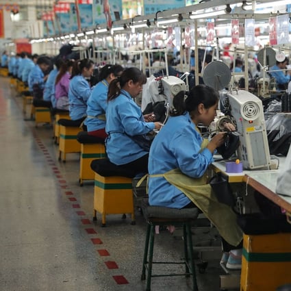China manufacturing purchasing managers (PMI) index dropped to 49.3 in October from 49.8 in September, below expectations. Photo: AFP