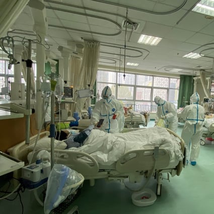Medical staff attend to coronavirus patients at a hospital in Wuhan, capital of Hubei province in central China, on January 25. Photo: Reuters