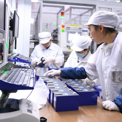 Workers check lithium batteries at Contemporary Amperex Technology in Ningde, China's Fujian Province, Sept. 11, 2019. Photo: Xinhua