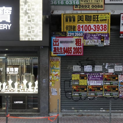 A shop standing vacant next to one of Hong Kong’s largest chain of jewellers, devoid of customers, in Causeway Bay on 31 October 2019. Photo: Nora Tam