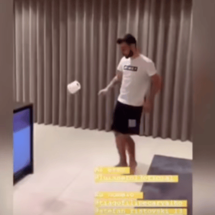 Bruno Hernandes doing the '10-touch challenge' with a roll of toilet paper. Photo: Instagram