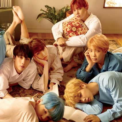 BTS’ latest album, Map of the Soul: 7, topped the Billboard 200 album chart in the US. The popularity of K-pop boy bands is soaring in the US today.