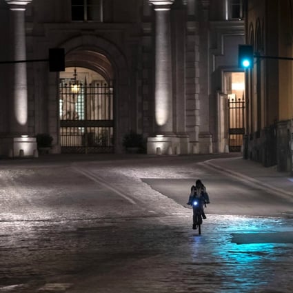 Europe should prepare for a long battle against Covid-19, a Chinese expert says. Photo: EPA-EFE