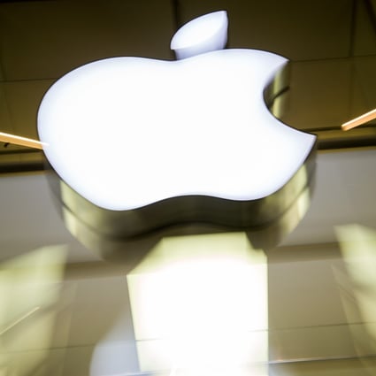 A general view of the Apple logo on the facade of the Apple store in Munich. Photo: DPA