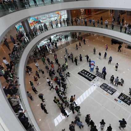 Groups of protesters spread out in the IFC Mall. Photo: Xiaomei Chen
