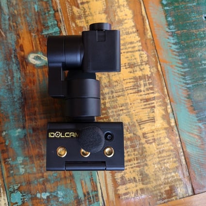 The top of the IdolCam houses three buttons for basic controls and a microphone grille. Photo: Ben Sin