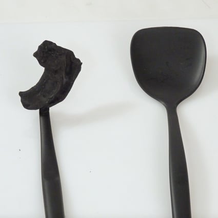 ‘Heat resistant’ plastic spatula melts in boiling oil within minute