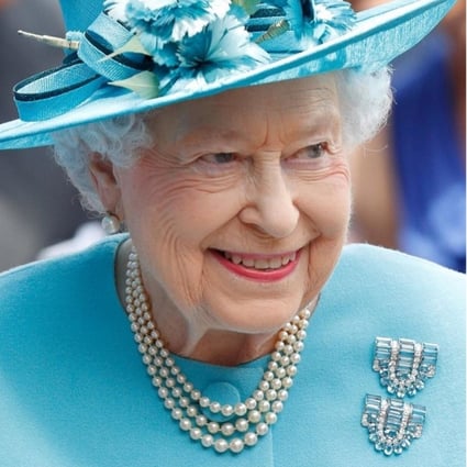 How Queen Elizabeth made waves wearing aquamarine, the treasure of ...