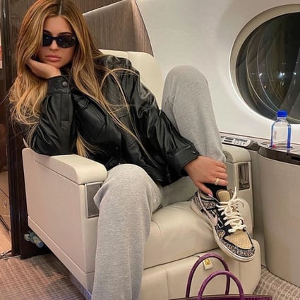 We might not all travel like Kylie Jenner in a private jet, but we can still look stylish. Photo: @kyliejenner/Instagram
