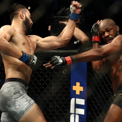 Dominick Reyes battles Jon Jones in their UFC light heavyweight championship bout during UFC 247. Photo: AFP