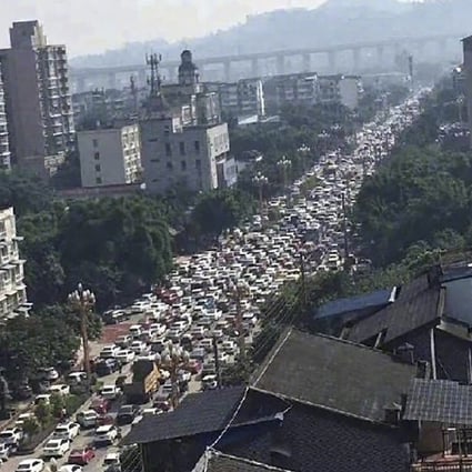 Reports of a chemical leak in Leshan sparked a mass exodus from the southwest China city. Photo: Weibo