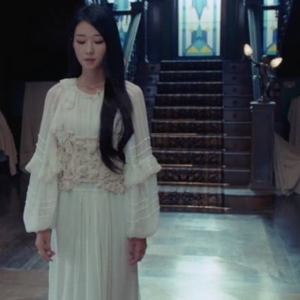 Seo Ye-ji's wardrobe in the Netflix show It’s Okay to Not Be Okay is full of delicious pieces by Korean labels – the K-drama star is pictured here in a white gown worn with a crochet bustier by luxe Korean fashion brand Eenk. Photo: TVN