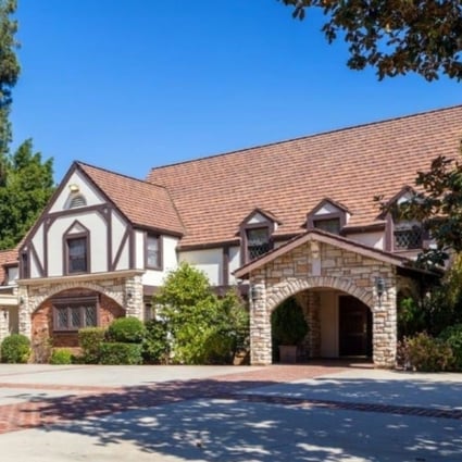 Elvis Presley S Former Beverly Hills Home Just Sold For Over Us 29 Million Look Inside The King Of Rock S Luxury Mansion South China Morning Post Elvis Presley S Former Beverly Hills Home Just Sold For Over Us 29 Million Look Inside The King Of Rock S Luxury Mansion South China Morning Post