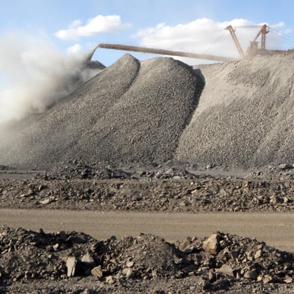 A mining machine is seen at the Bayan Obo mine containing rare earth minerals in Inner Mongolia in July 2011. Photo: Reuters
