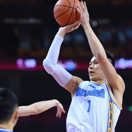 Jeremy Lin shoots in a Chinese Basketball Association game between his Beijing Ducks and the Fujian Sturgeons in July. Photo: Xinhua