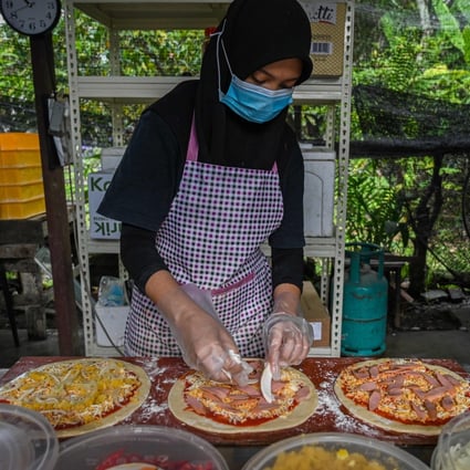 Coronavirus Malaysian Family Fires Up Backyard Pizza Oven To Beat Pandemic Money Woes South China Morning Post