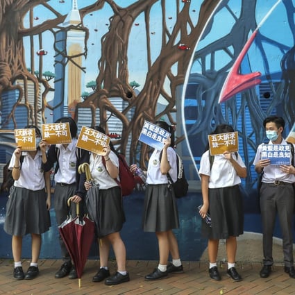 School pupils form a human chain in Wan Chai as a protest during the social unrest in Hong Kong in September, 2019. Photo: Nora Tam