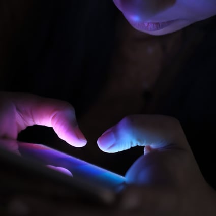 Research shows that blue light from our devices could suppress the production of melatonin, a hormone that plays a critical role in inducing sleep. Photo: Getty Images/EyeEm