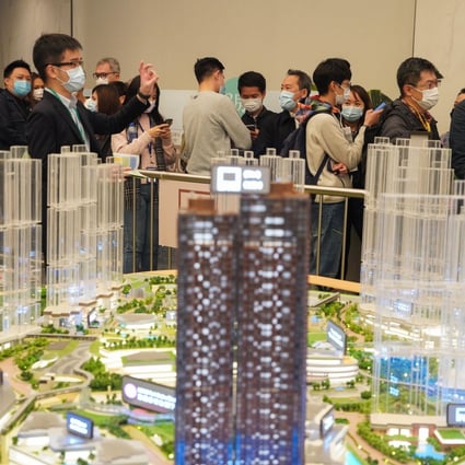 Buyers lining up for Nan Fung's LP10 (Lohas Park 10) at the developer’s sales office at Harbourside in Kowloon Bay on January 2021. Photo: Winson Wong