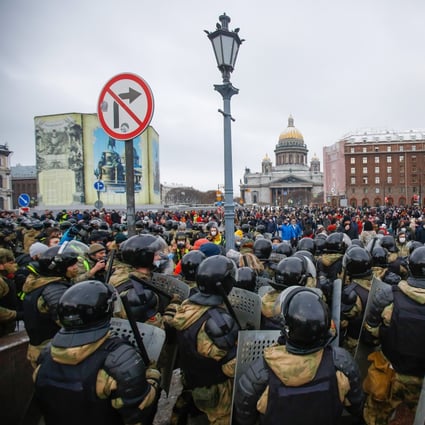Russian soldiers block the street during a demonstration in St Petersburg on January 31 against the detention of Russian opposition leader Alexei Navalny. Navalny was detained upon his arrival in Moscow last month after receiving treatment in Germany following a near-fatal assassination attempt. Photo: DPA