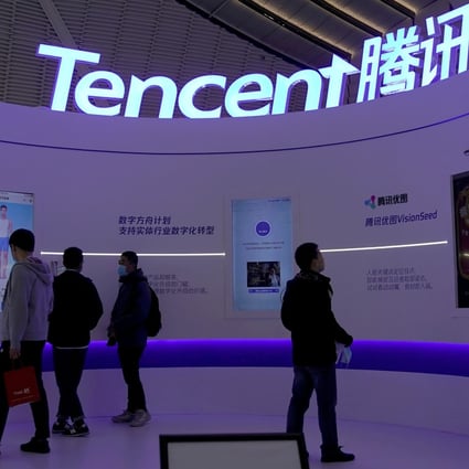 After Tencent said it would give some employees a bonus of 100 shares of stock, Kuaishou said it would do the same. Tech companies are looking for new incentives to keep talent in an industry facing increased competition in China. Photo: Reuters