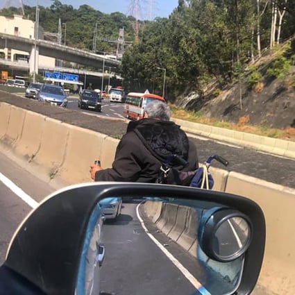 An elderly man was seen travelling in an electric wheelchair for about 1.5km along Ching Cheung Road on Monday, sparking a police manhunt. Photo: Facebook