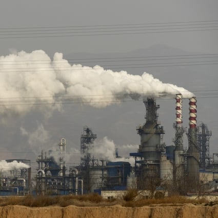 China has set a target of halting the rise in its carbon emissions before 2030. Photo: AP