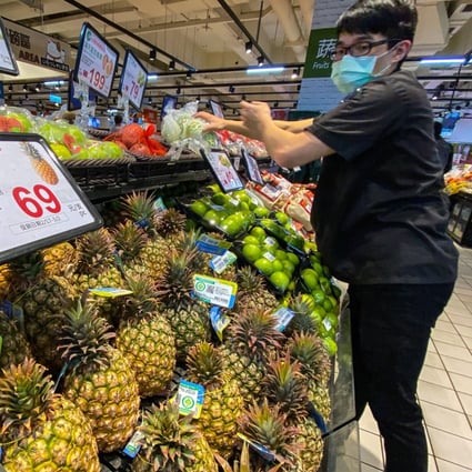 Pineapples are displayed at a grocery store in Taipei, Taiwan. Photo: EPA-EFE