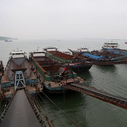 Authorities in China will standardise sand mining in the Yangtze River and are intensifying their crackdown on illegal sand miners causing harm to the river, connected waterways and the river ecosystem. Photo: Weibo