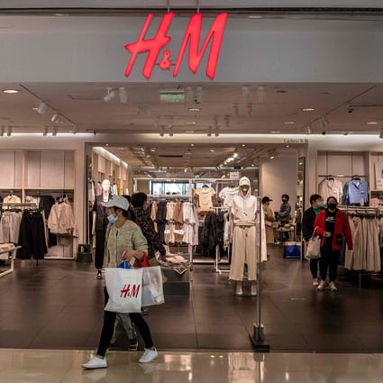 Xinjiang cotton row: Chinese shoppers torn as big fashion ...