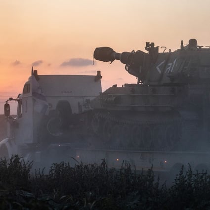 An Israeli army artillery battery is deployed at a position on the Israeli-Gaza border near Sderot on Thursday. Photo: dpa